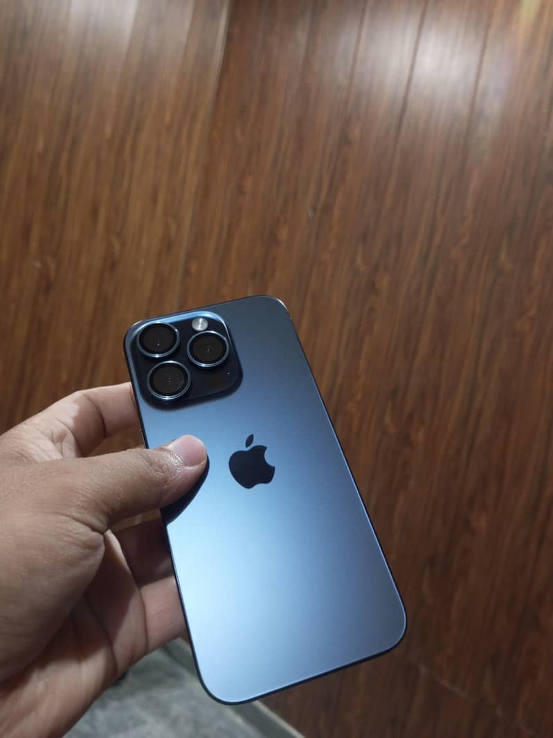 Apple iPhone 15 Pro 0