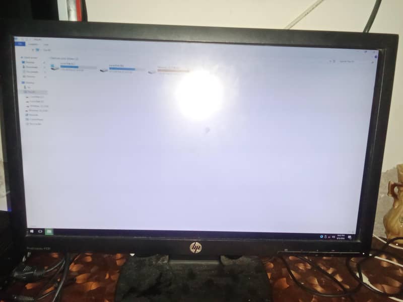 HP LCD 22inch 3