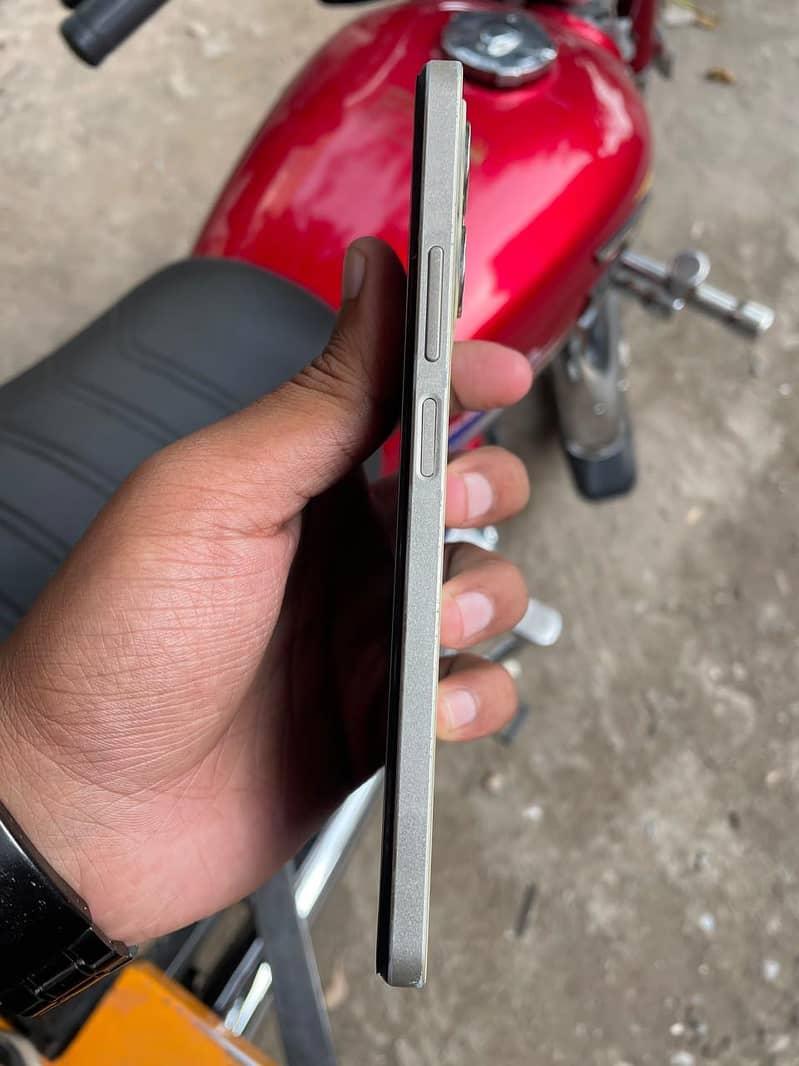 Realme C53 6