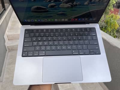 Macbook M2 Pro Chip // 16-512 // Original Charger And Cable