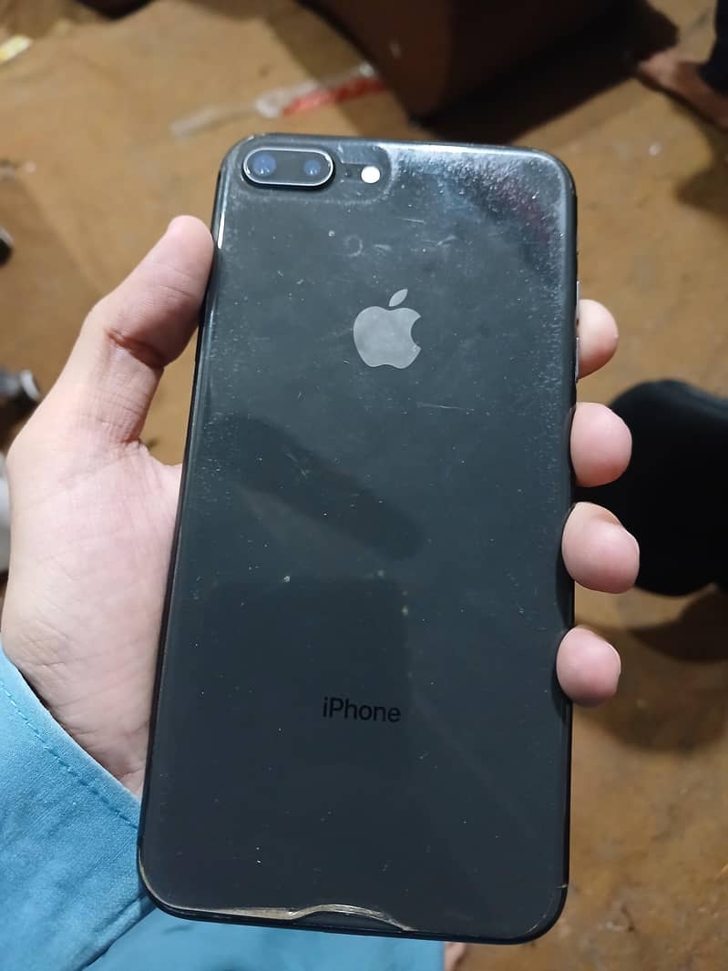 Apple iPhone 8 Plus 1