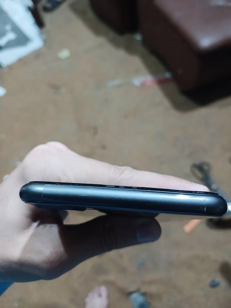 Apple iPhone 8 Plus 4