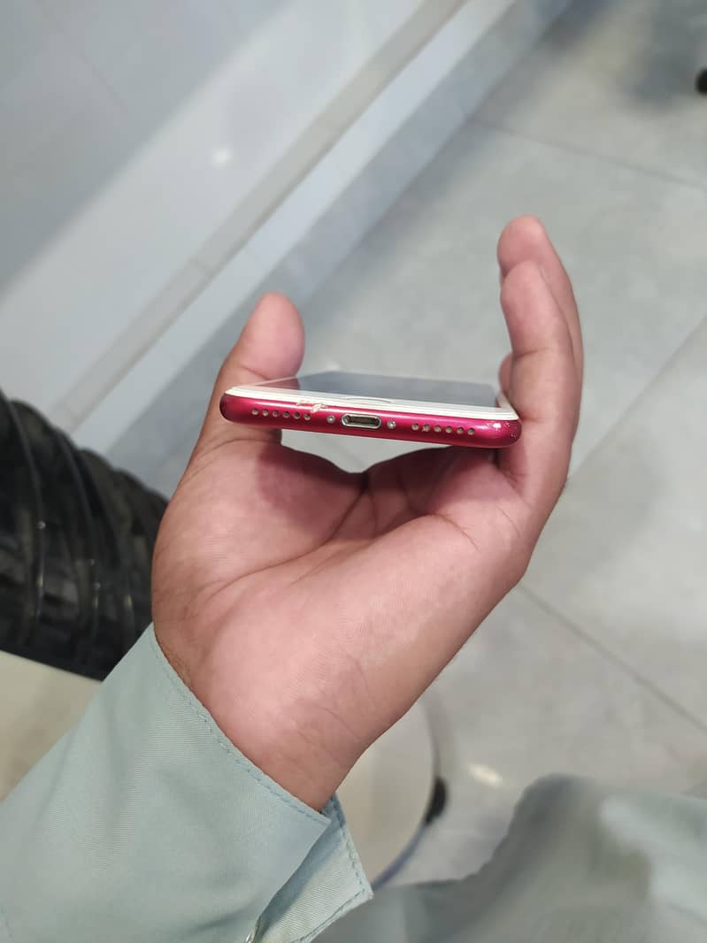 Apple iPhone 7 4