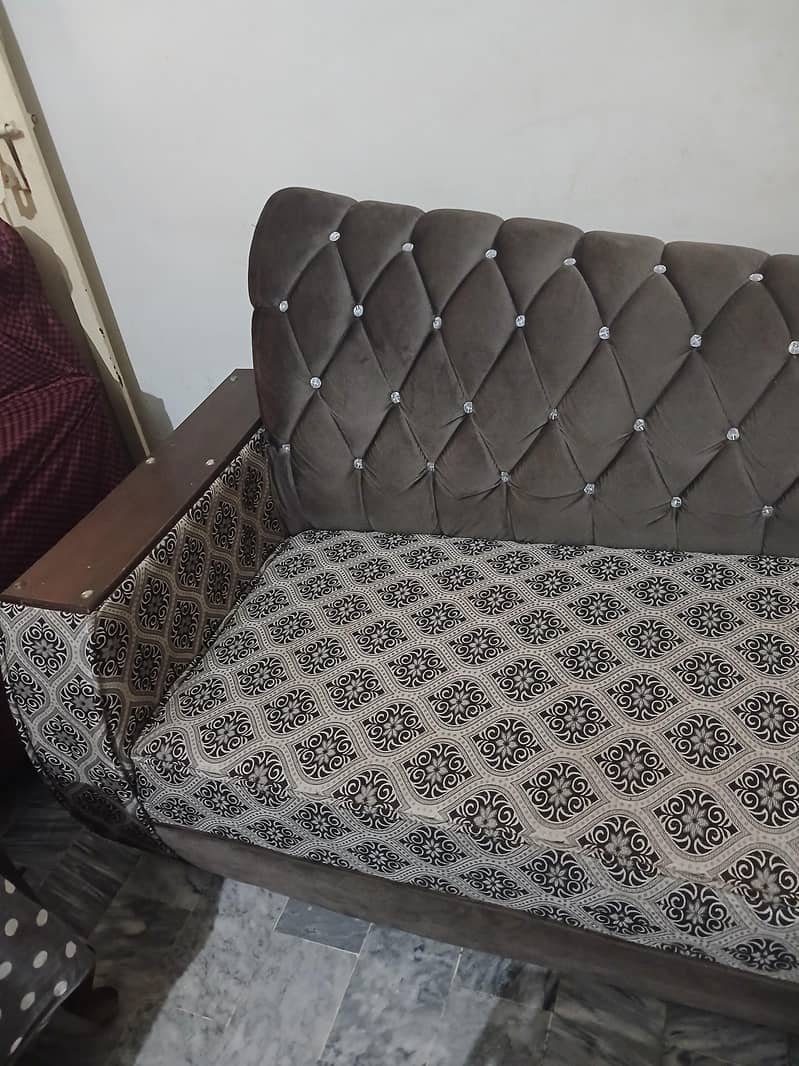 dewan 3 seater 1