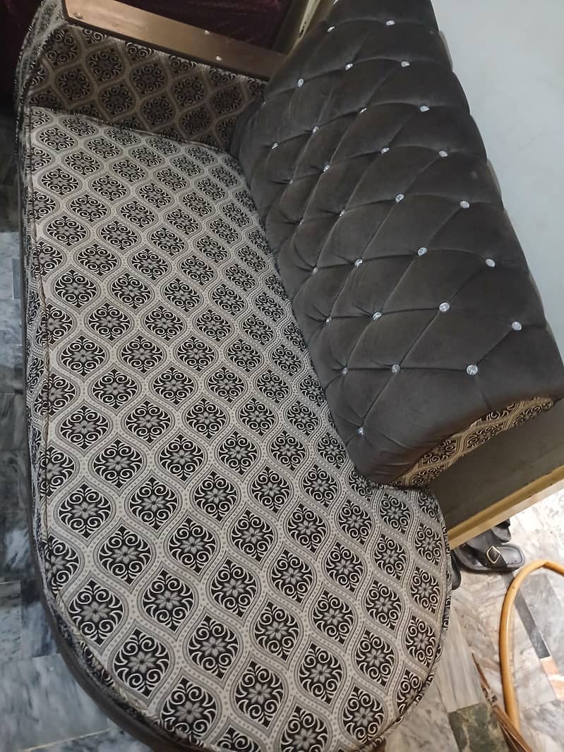 dewan 3 seater 2