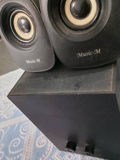 Music-M 2.1 speaker