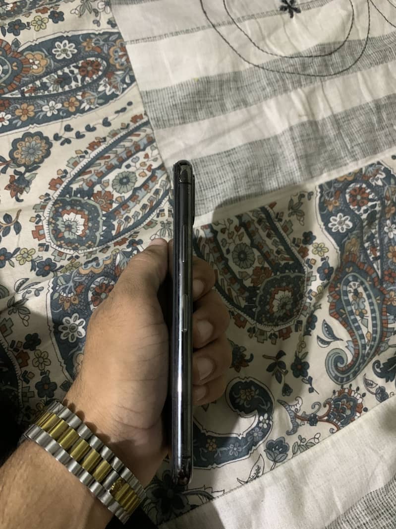 Apple iPhone X 3