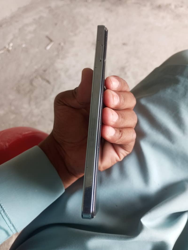 Infinix Note 30   {16.256} 3
