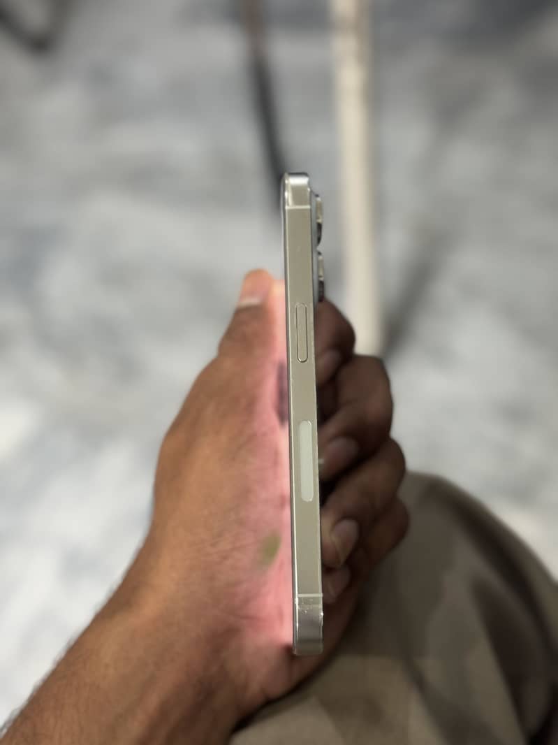 Apple iPhone 14 Pro 1