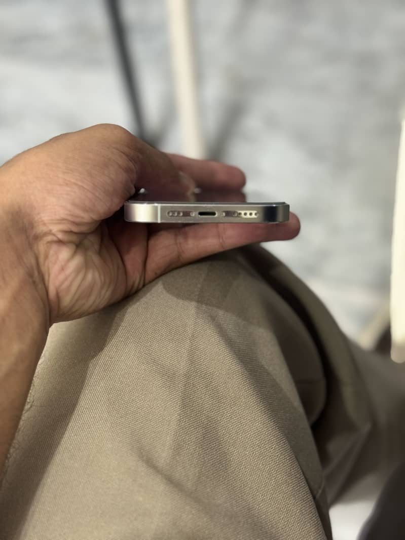 Apple iPhone 14 Pro 2