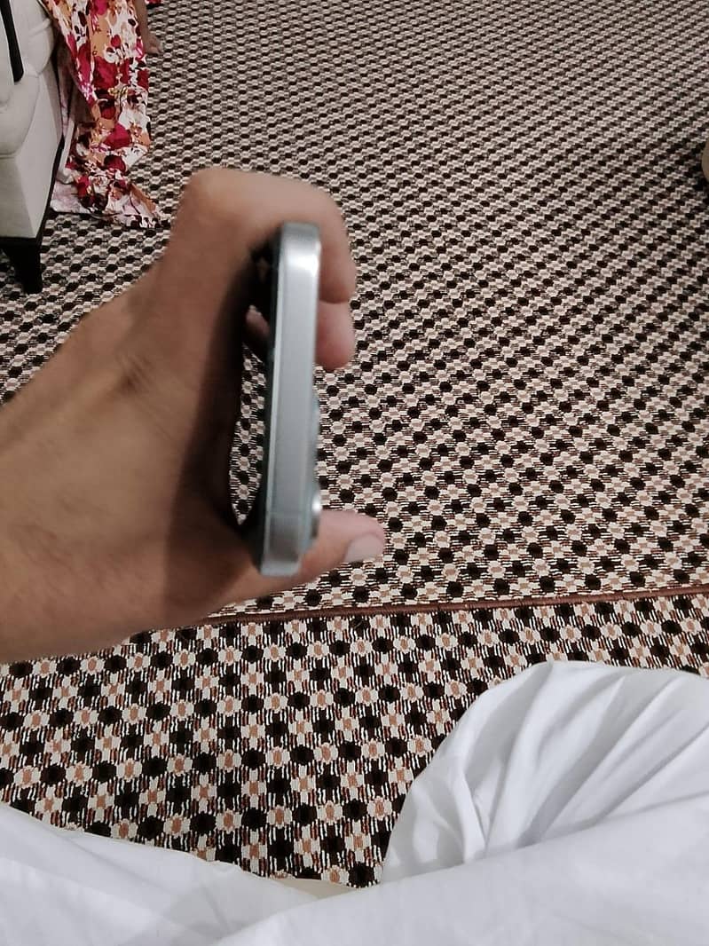 Apple iPhone 15 Pro Max 1
