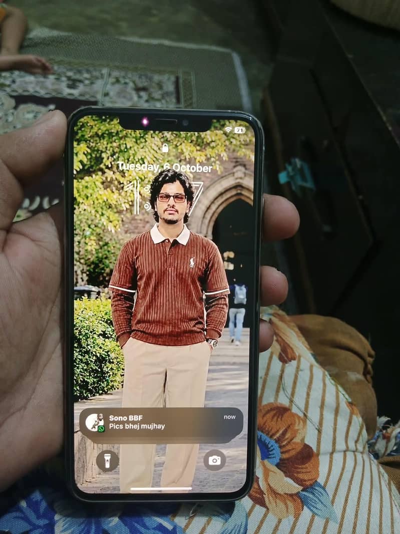 Apple iPhone XS Max 3
