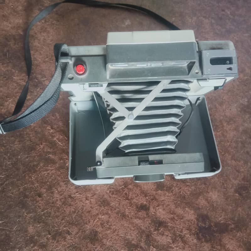 420 polaroid Automatic camera 2