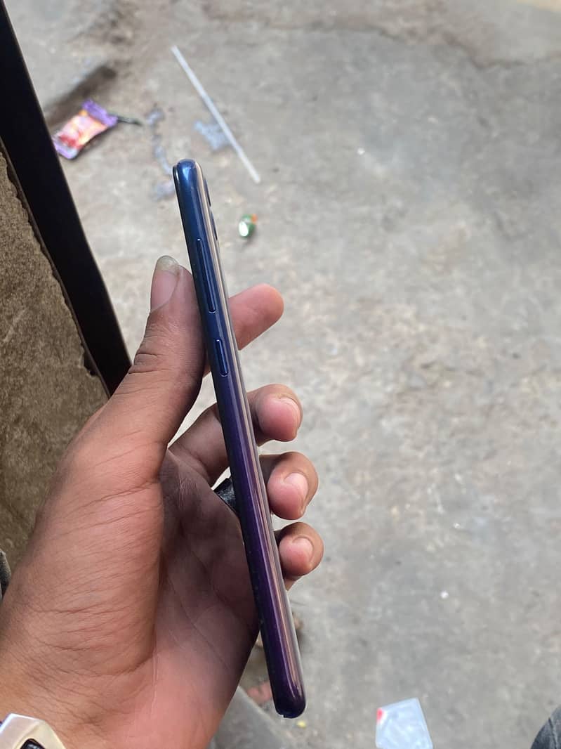 Honor 8C 2