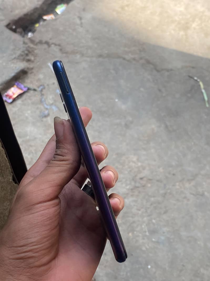 Honor 8C 3