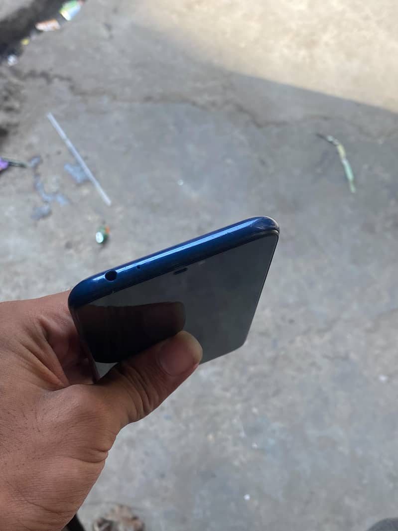 Honor 8C 4