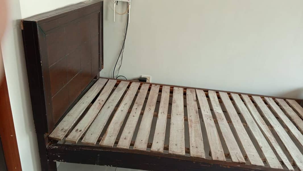 single bed with mettres 4