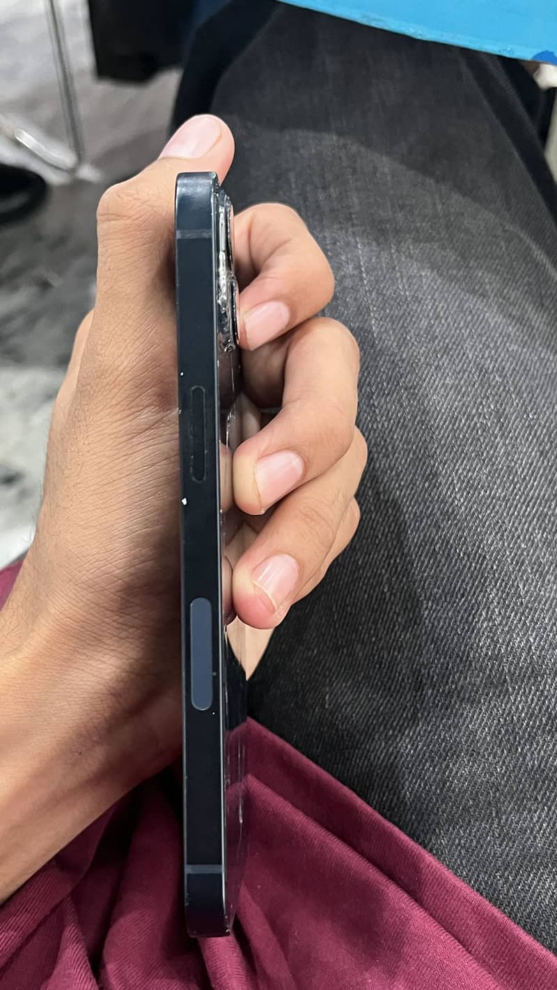 Apple iPhone 13 1