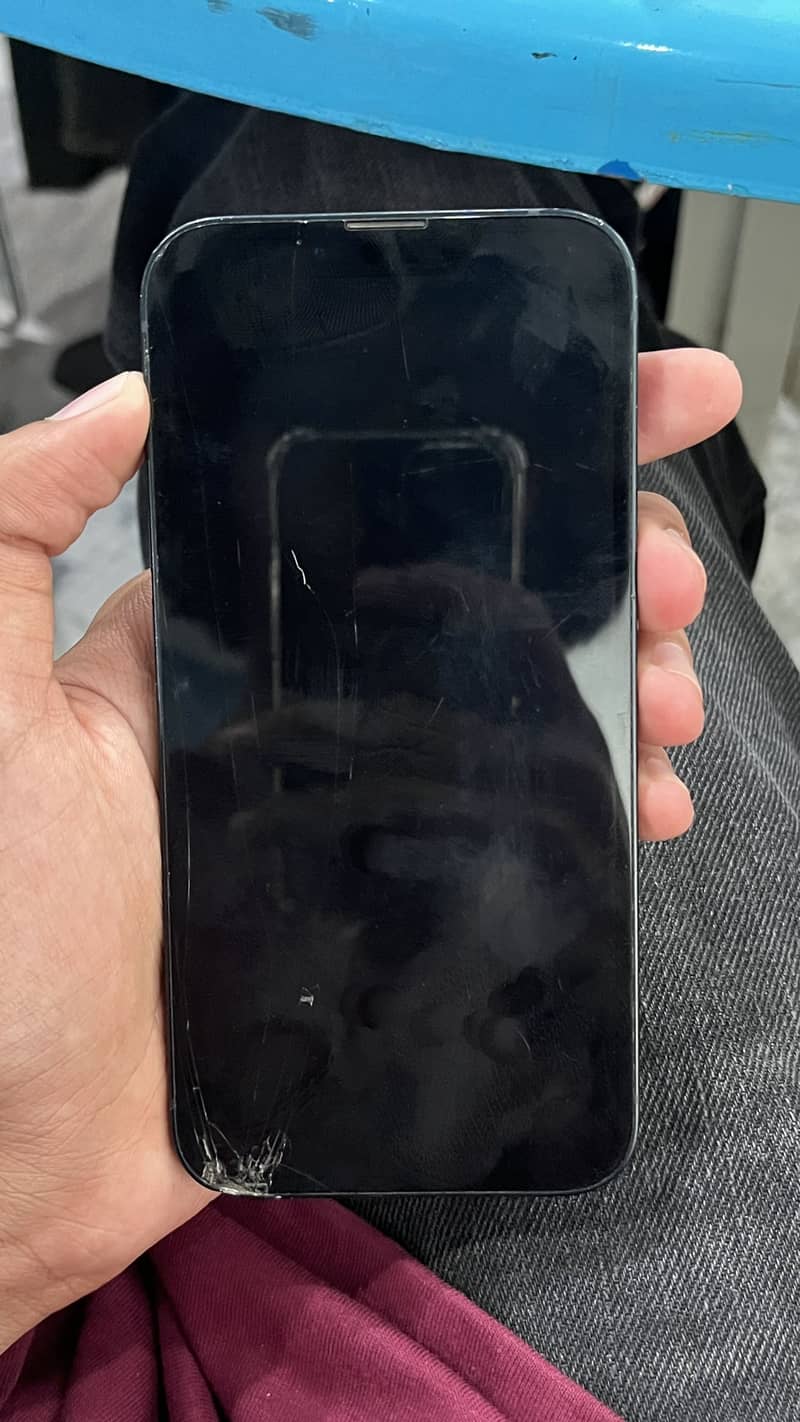 Apple iPhone 13 5
