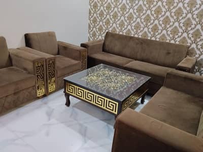 7 seater along with the table