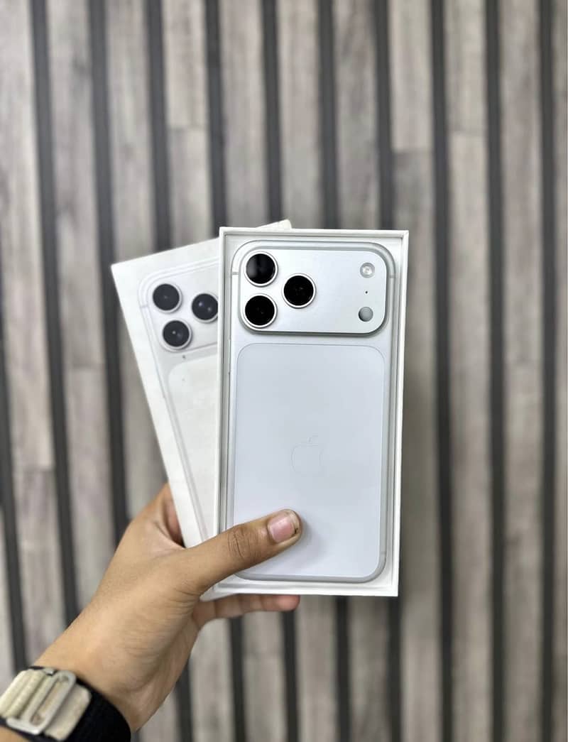 Apple iPhone 17 Pro Max 0