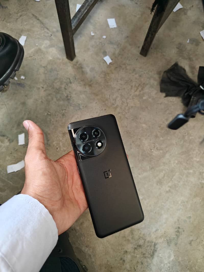 One Plus 11 4