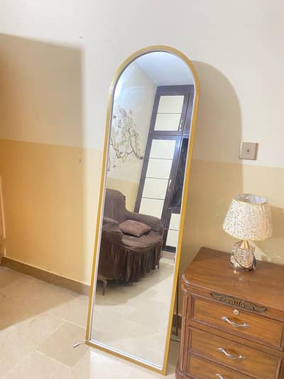 Beautiful standing mirror -islamabad