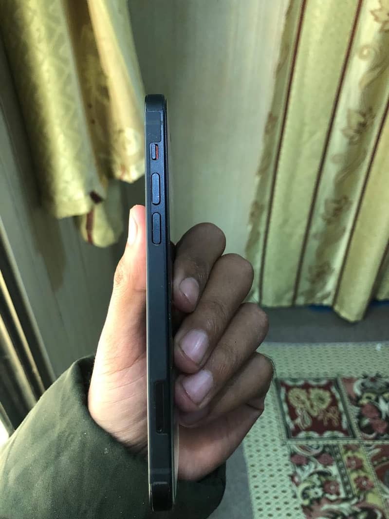 Apple iPhone 12 2