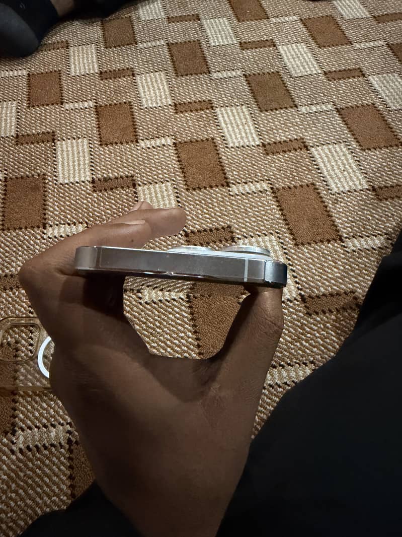 Apple iPhone 14 Pro 3