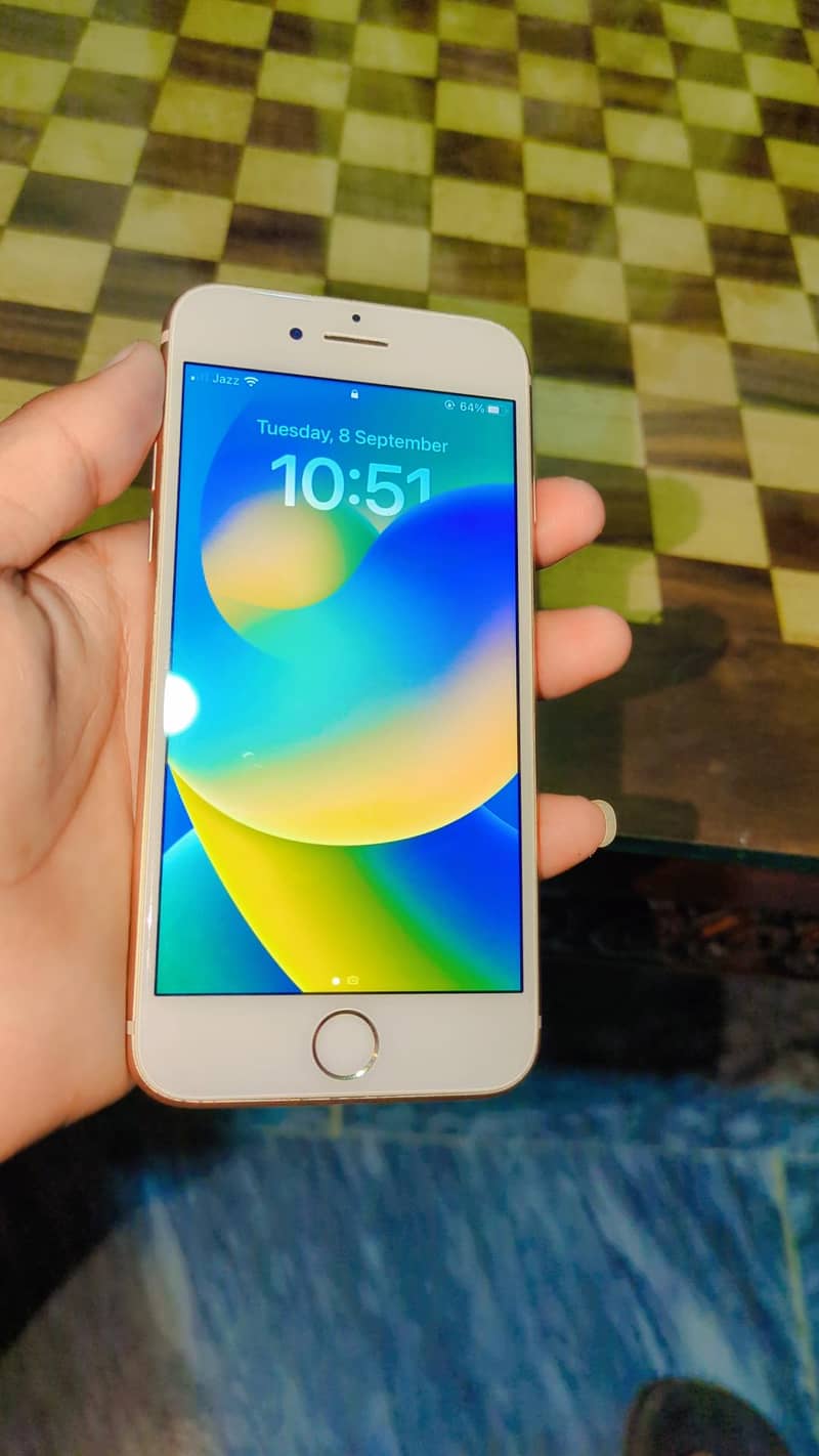 Apple iPhone 8 0