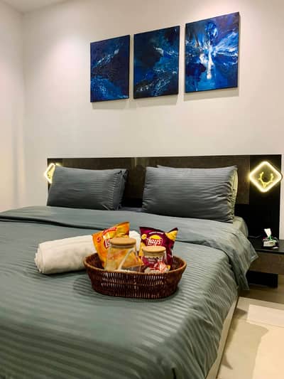 Daily Basis Apartment & Rooms Per day Perweek Short stay Available in E-11 Islamabad