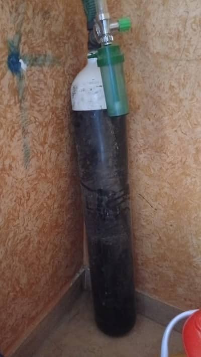 oxygen cylinder