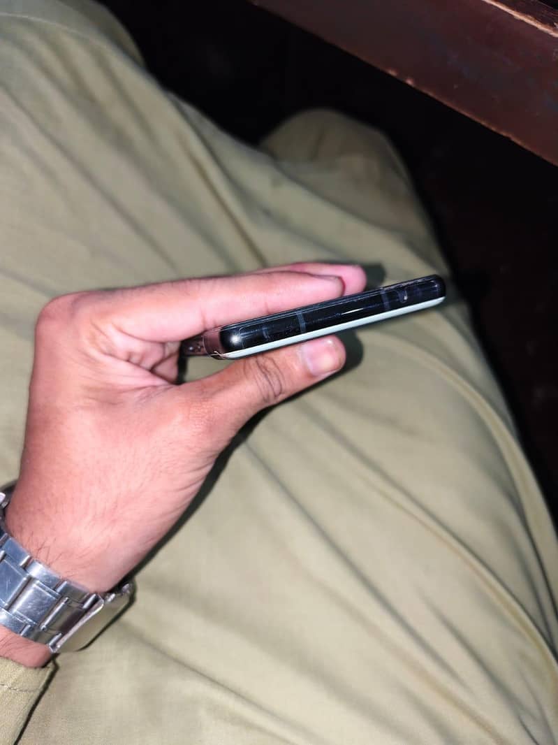 Google Pixel 6a 5