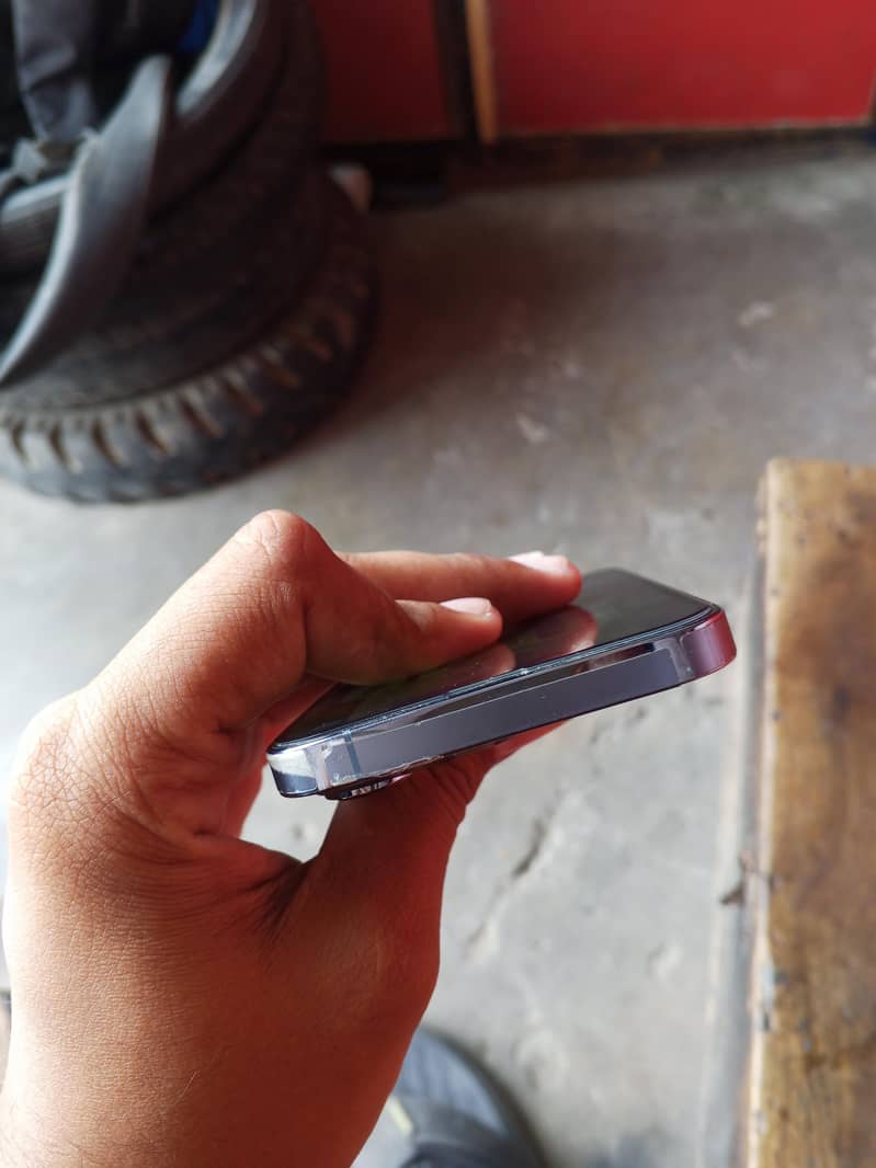 Apple iPhone 13 Pro 1