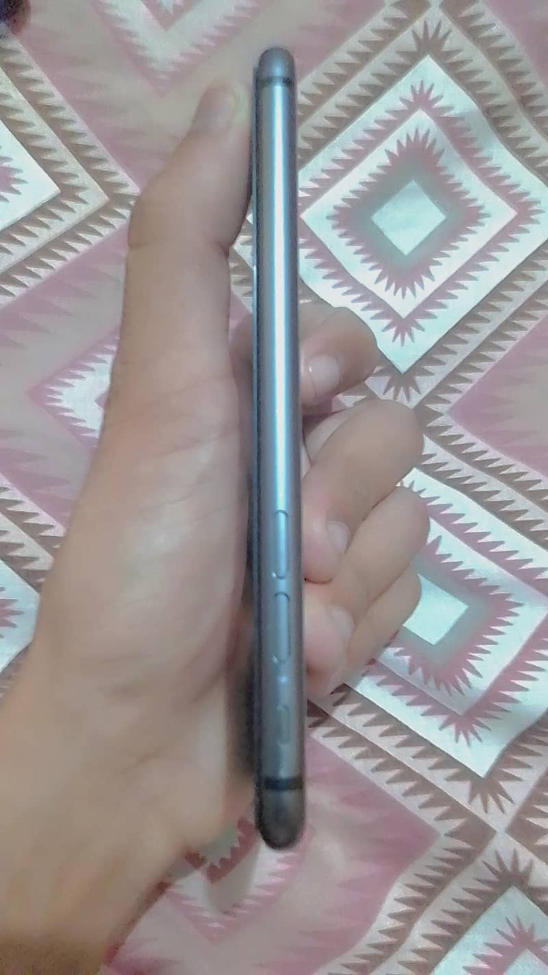 Apple iPhone 8 1
