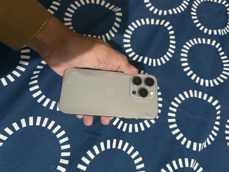 Apple iPhone 15 Pro 2