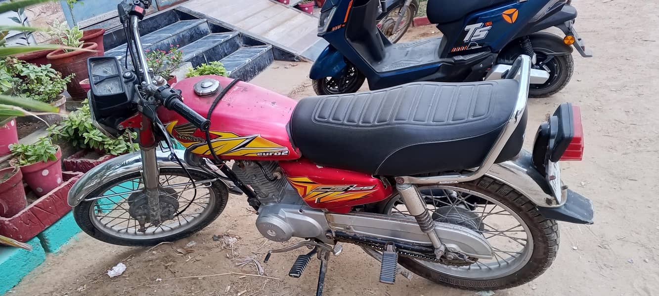 United 125 0