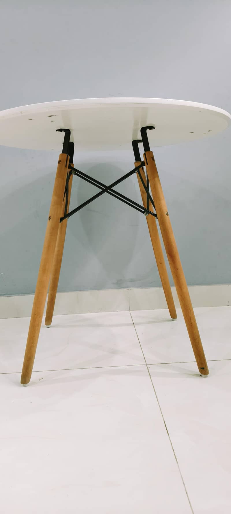 Round Dining Table 3