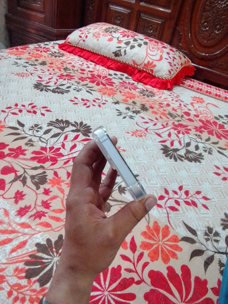 Apple iPhone 14 1