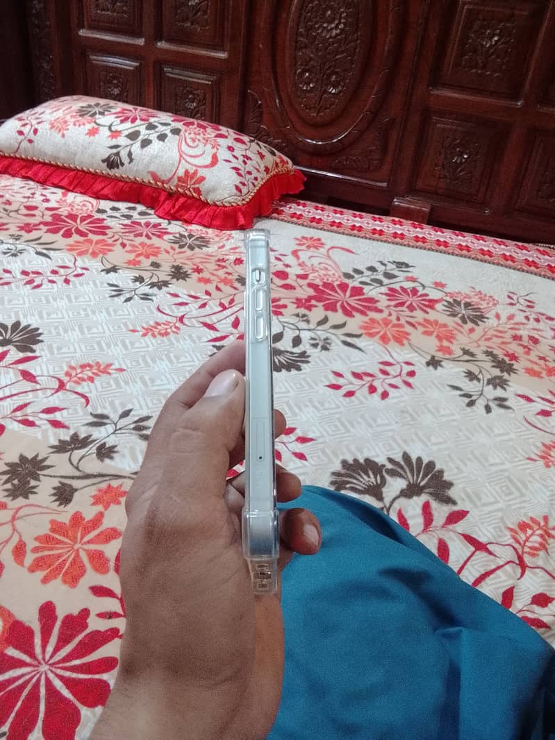 Apple iPhone 14 8