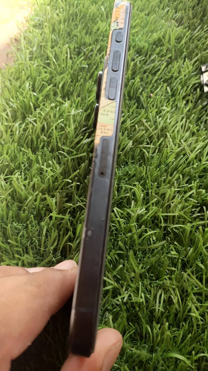 Apple iPhone 15 Pro Max 3