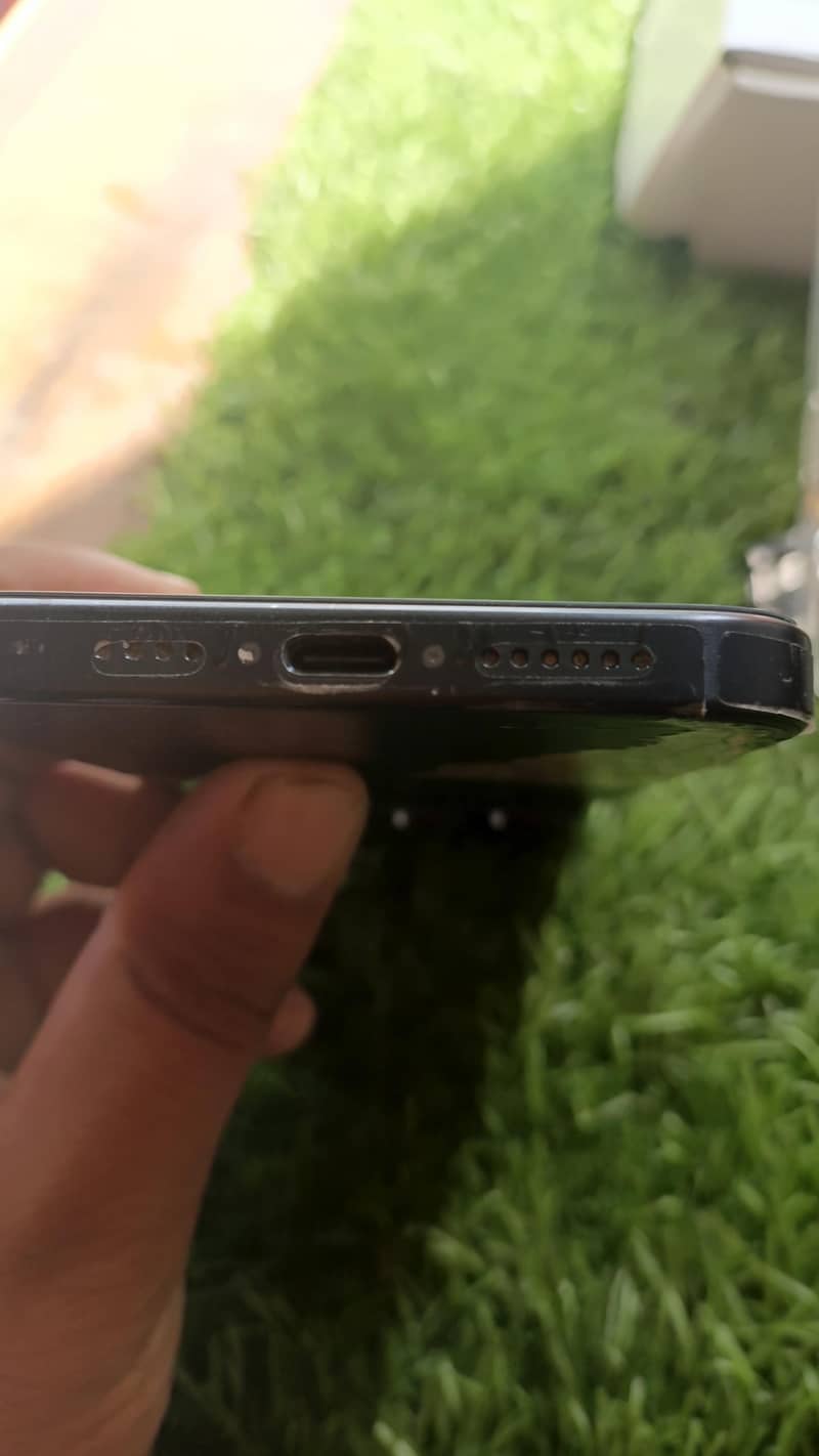 Apple iPhone 15 Pro Max 4