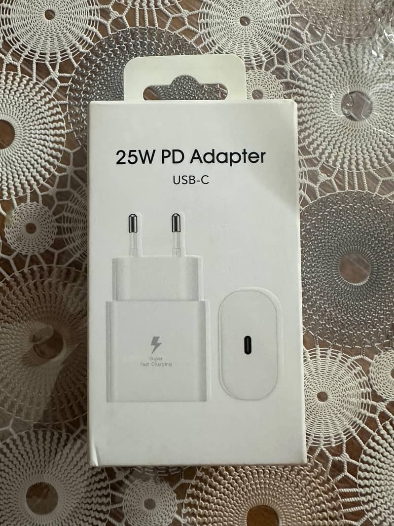 25 W Adapter 0