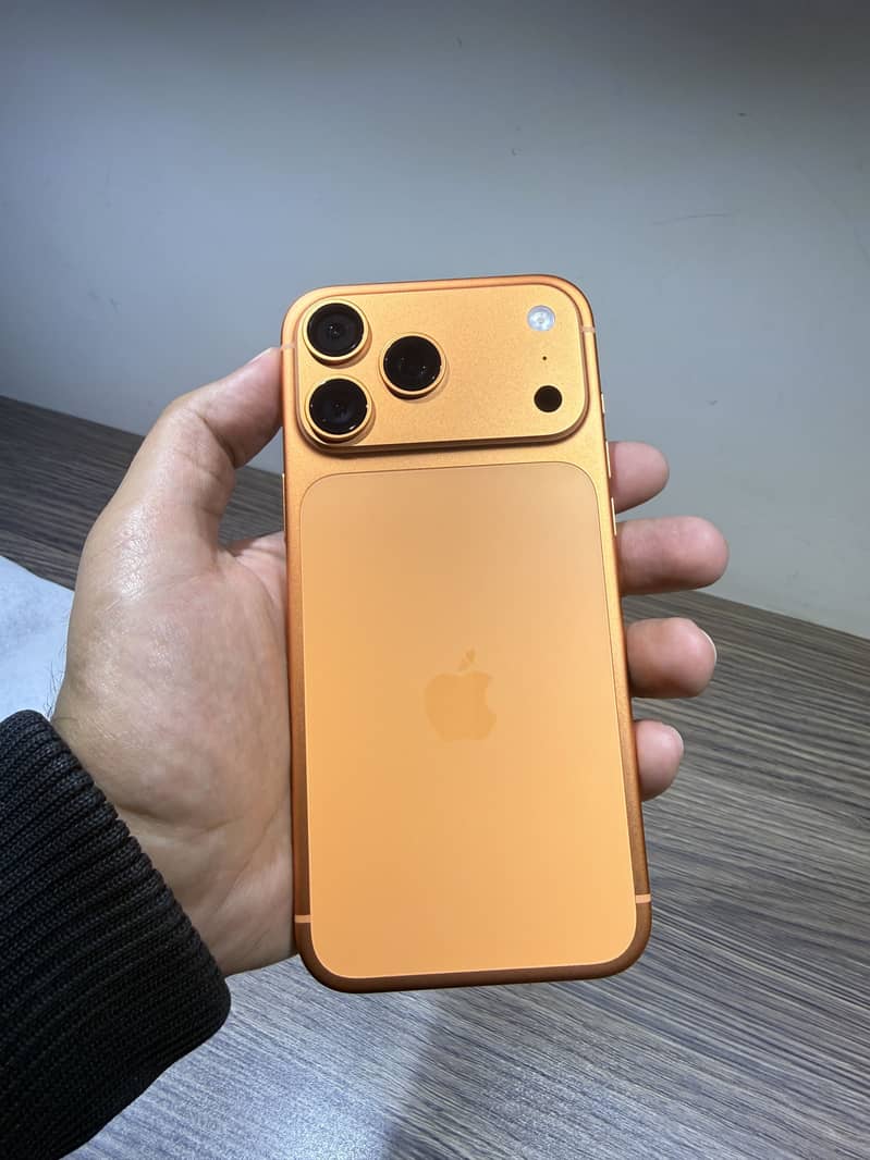 Apple iPhone 17 Pro Max 1