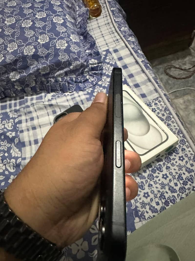 Apple iPhone 15 5