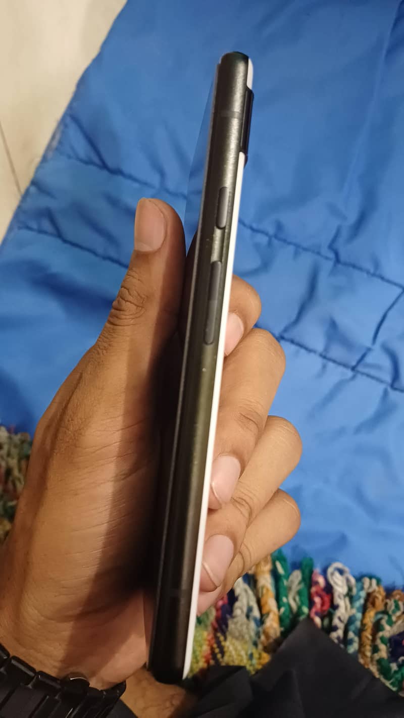 Google Pixel 6a 5