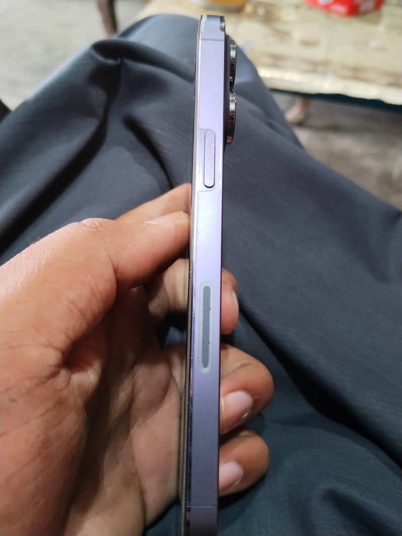 Apple iPhone 14 Pro Max 1