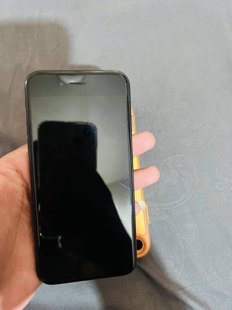 Apple iPhone 7 0