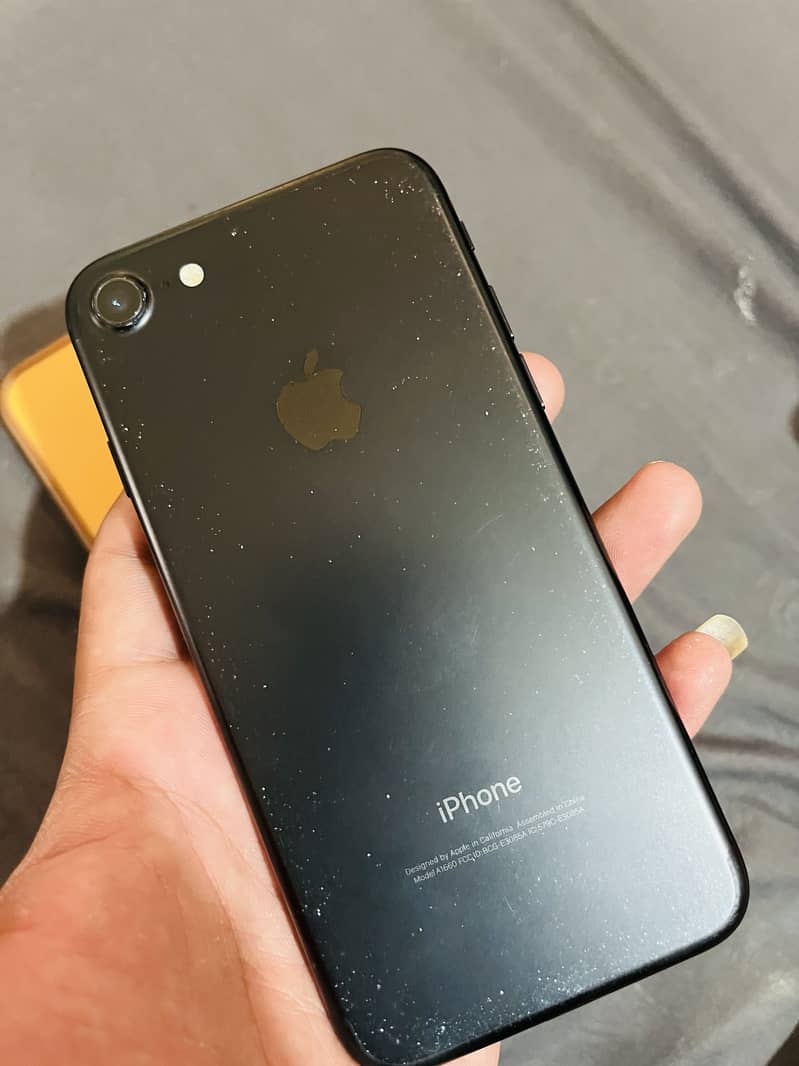 Apple iPhone 7 3