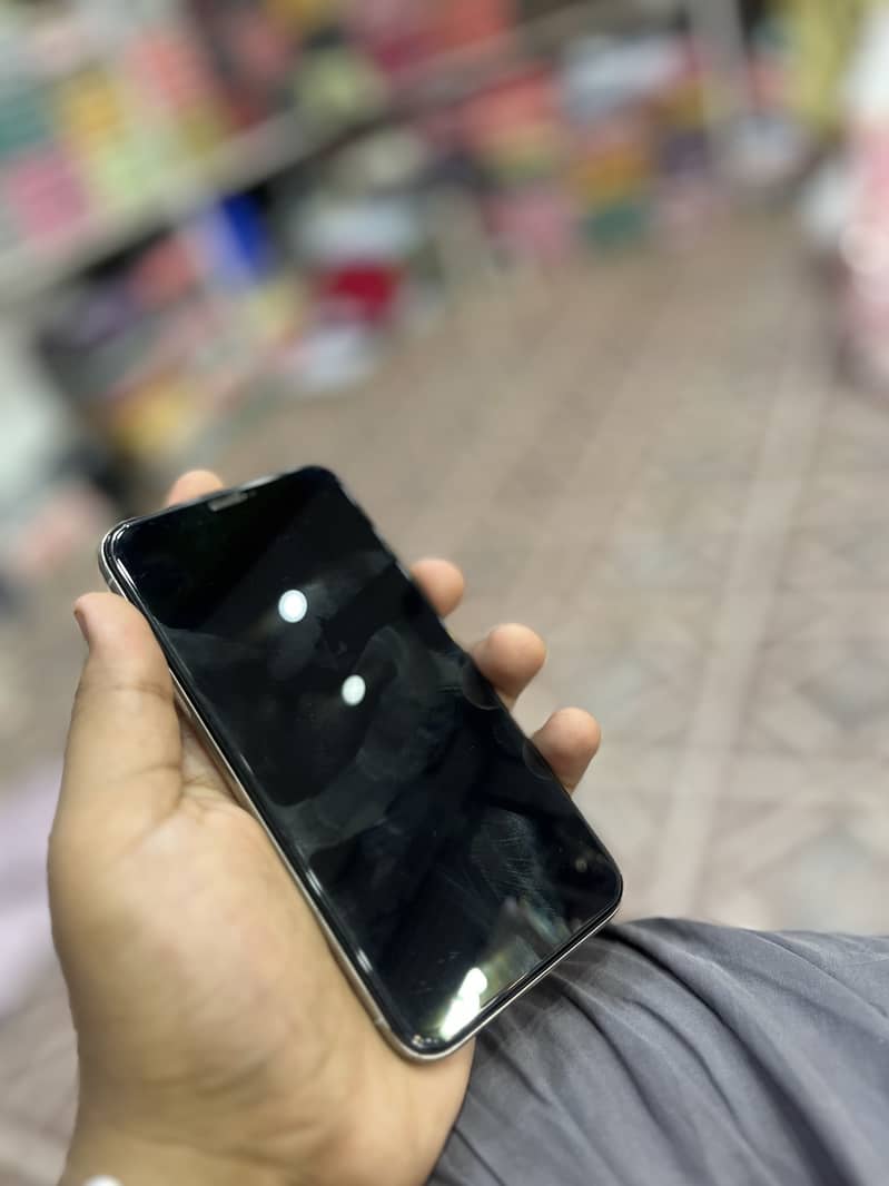 Apple iPhone X 64 gp 4